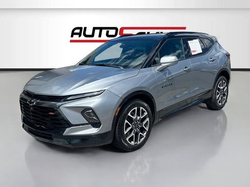 Used 2025 Chevrolet Blazer RS w/ Driver Confidence II Package AWD/4WD image 3