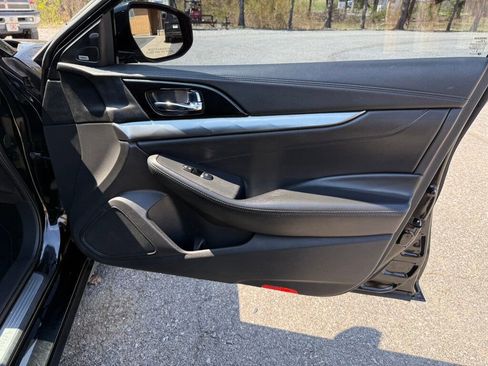 Used 2017 Nissan Maxima SR w/ Midnight Edition image 42
