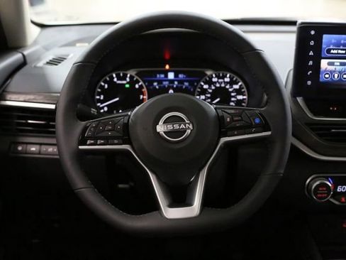 New 2025 Nissan Altima 2.5 SL image 17