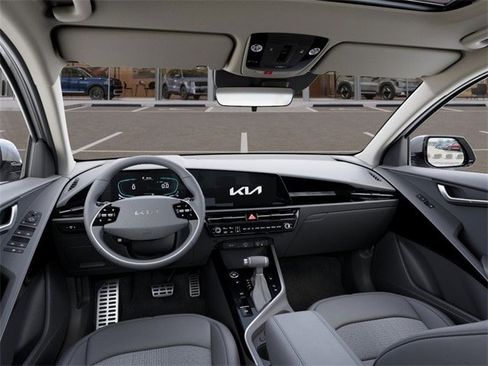 New 2025 Kia Niro EX Touring image 14