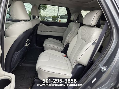 Used 2025 Hyundai Palisade Calligraphy FWD image 8
