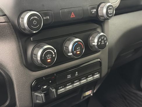 Used 2024 RAM 3500 Tradesman w/ Chrome Appearance Group AWD/4WD image 21