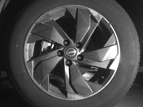 Used 2025 Nissan Rogue SV image 12