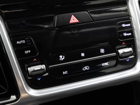 Used 2022 Kia Sorento SX FWD image 30