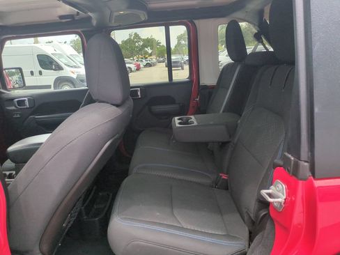 Used 2024 Jeep Wrangler Unlimited Rubicon 4xe AWD/4WD image 15