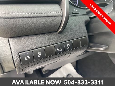 Certified 2022 Toyota Camry SE FWD image 25
