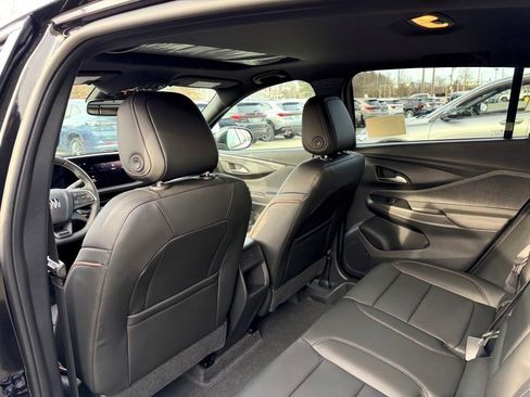New 2026 Buick Envista Avenir image 8