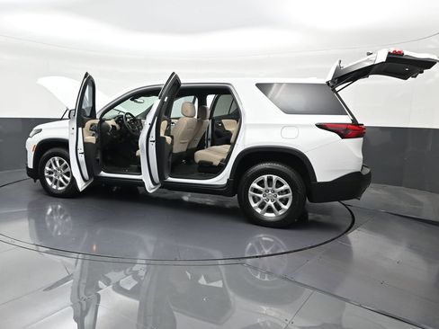 Used 2023 Chevrolet Traverse LS FWD image 34