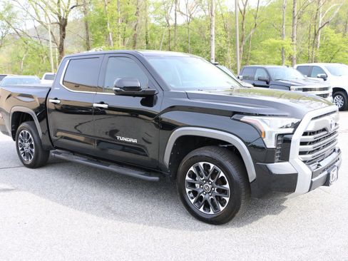 Used 2024 Toyota Tundra Limited AWD/4WD image 10