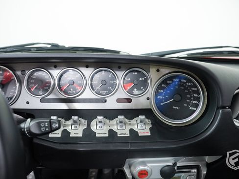 Used 2006 Ford GT RWD image 22