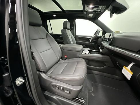 New 2026 Chevrolet Suburban RST w/ Comfort Package AWD/4WD image 30