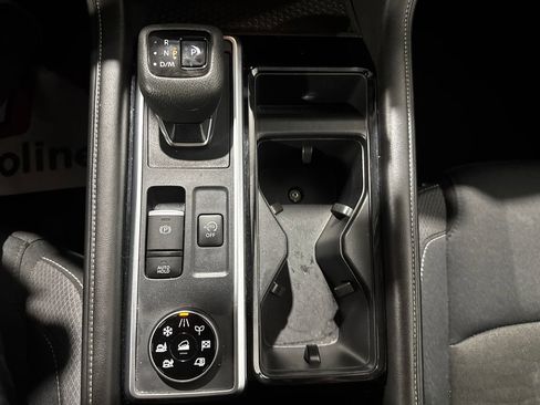 Used 2025 Nissan Pathfinder SV AWD/4WD image 36