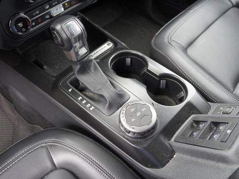 Used 2025 Ford Bronco Outer Banks AWD/4WD image 16