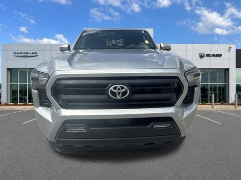 Used 2024 Toyota Tacoma SR5 w/ SR5 Upgrade Package AWD/4WD image 4
