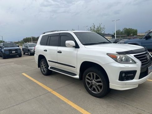 Used 2013 Lexus LX 570 4WD w/ Luxury Pkg image 2