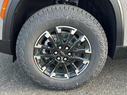 New 2026 Chevrolet Traverse Z71 w/ Enhanced Driving Package image 10