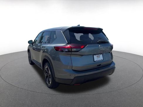Used 2025 Nissan Rogue SV FWD image 11
