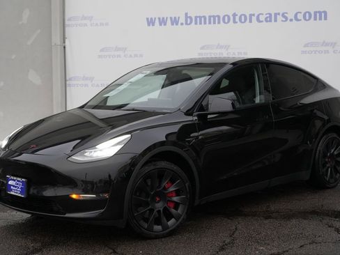 Used 2023 Tesla Model Y Long Range image 2