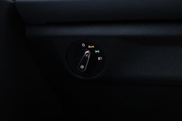New 2026 Volkswagen Jetta SE FWD image 18