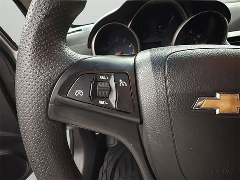 Used 2016 Chevrolet Cruze LT w/ Technology Package image 15