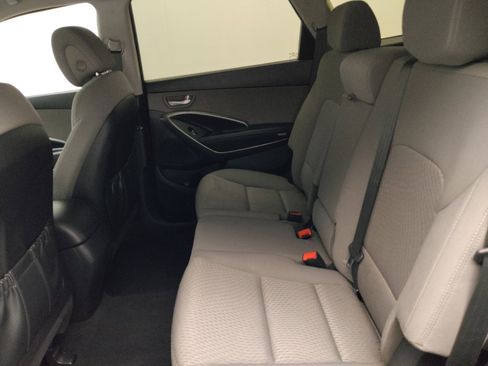 Used 2015 Hyundai Santa Fe GLS image 18
