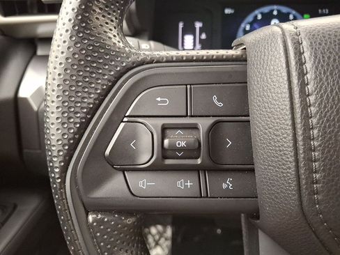 Certified 2025 Toyota Tacoma SR5 AWD/4WD image 21