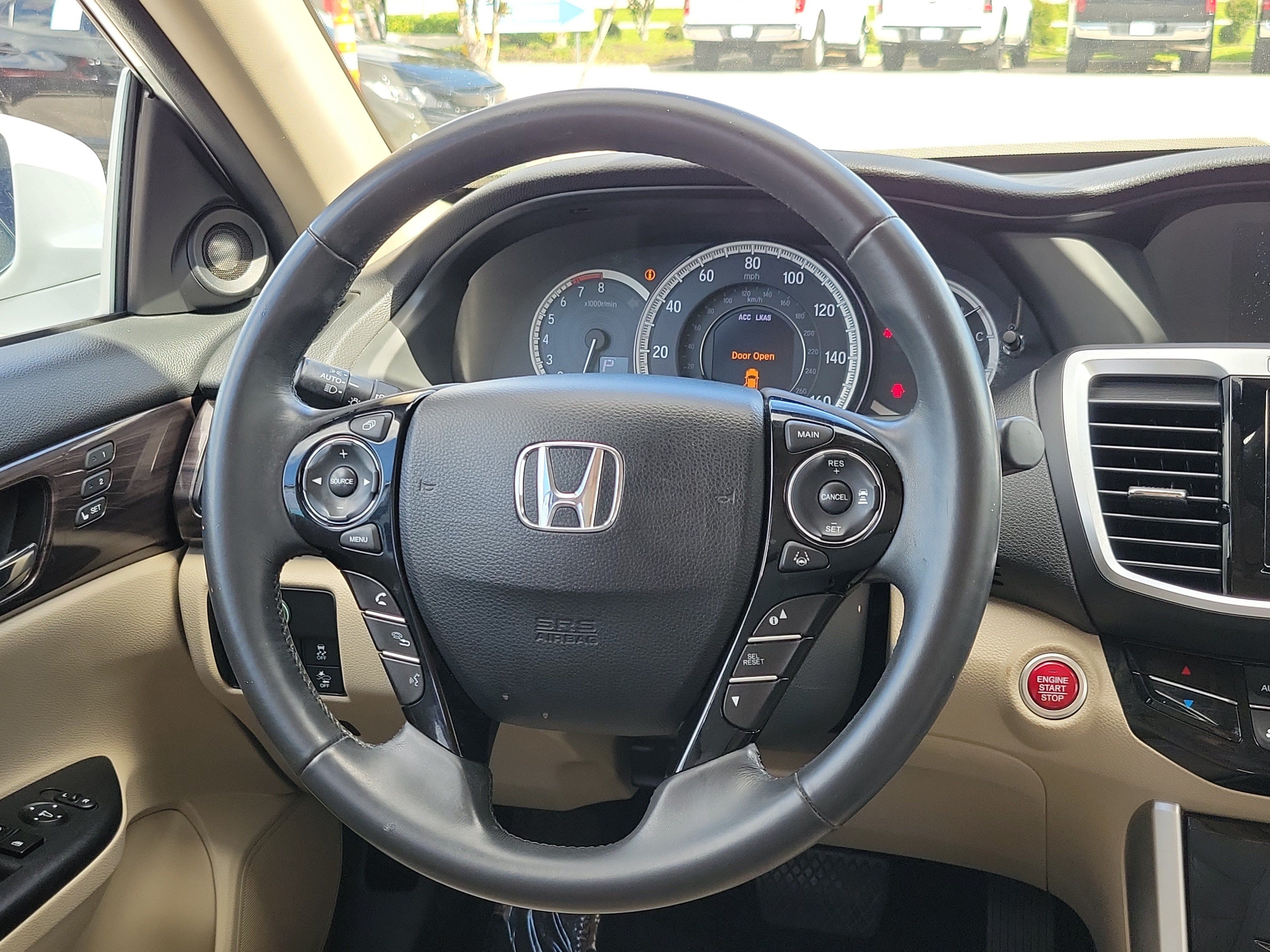 Used 2016 Honda Accord Touring image 18
