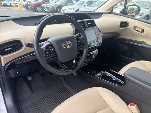 Used 2022 Toyota Prius XLE image 13