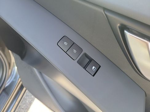 New 2026 Kia Niro LX FWD image 11