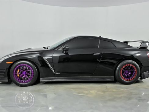 Used 2016 Nissan GT-R Black Edition AWD/4WD image 7