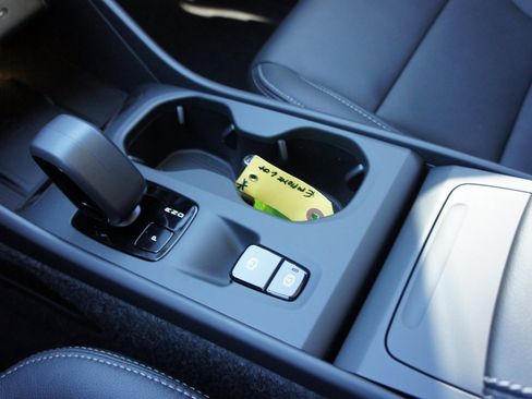 New 2025 Volvo XC40 B5 Core w/ Protection Package Premier image 14