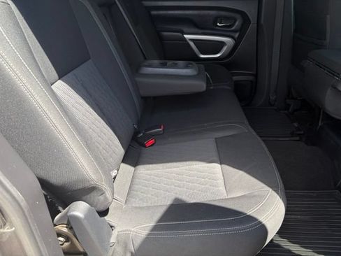 Used 2017 Nissan Titan SV AWD/4WD image 16