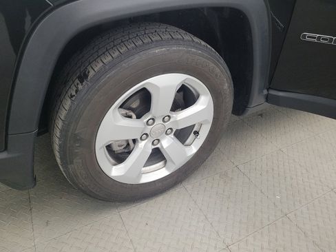 Used 2020 Jeep Compass Latitude FWD image 31