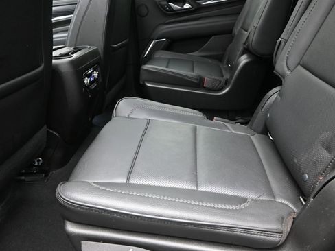 Used 2021 GMC Yukon Denali image 16