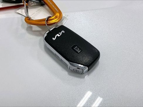 Used 2022 Kia Seltos EX image 13