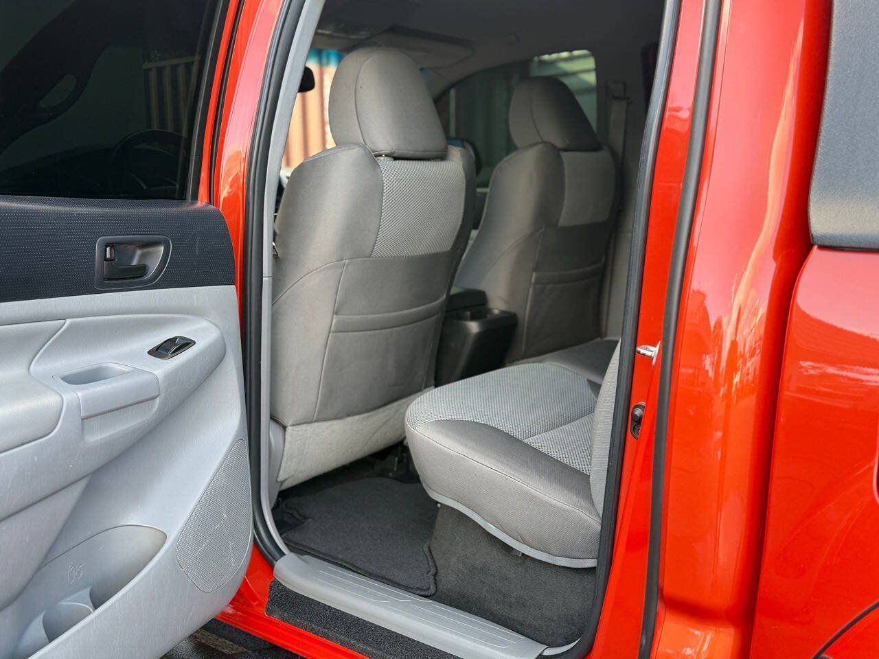Used 2015 Toyota Tacoma TRD Pro w/ Off Road Towing Package AWD/4WD image 24