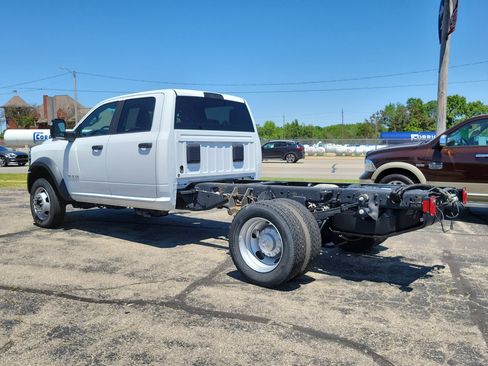 Used 2025 RAM 4500 4x4 Crew Cab DRW image 3