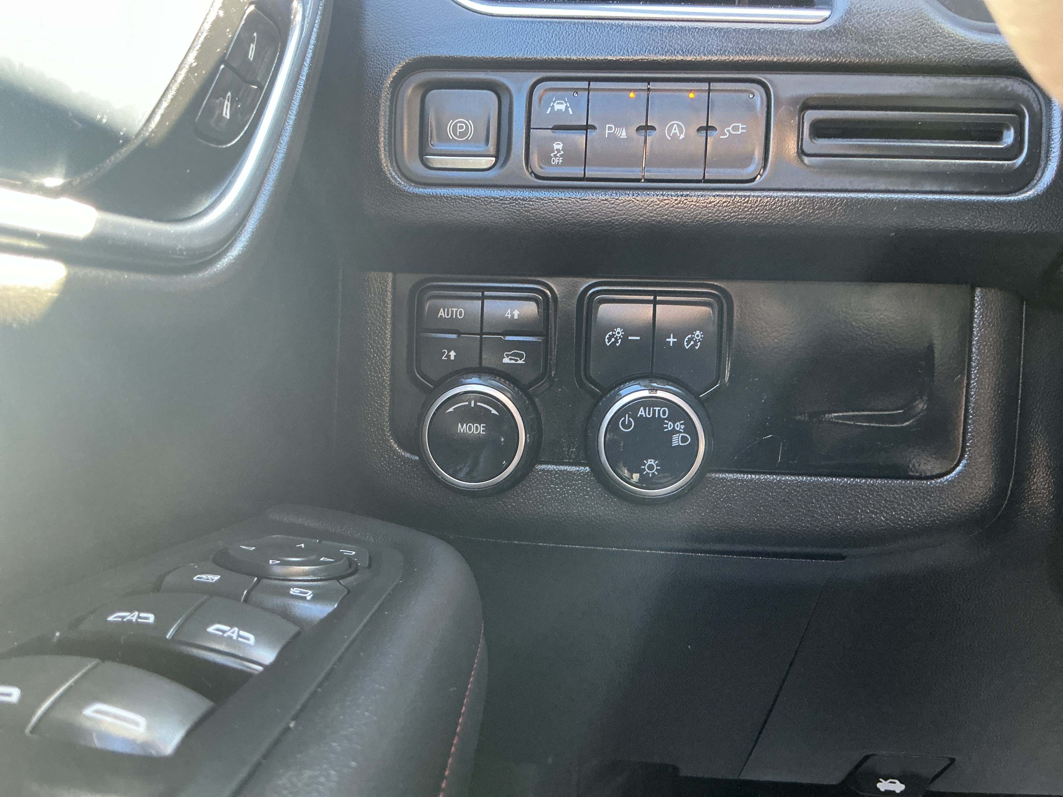 Used 2021 Chevrolet Tahoe RST w/ Luxury Package AWD/4WD image 20
