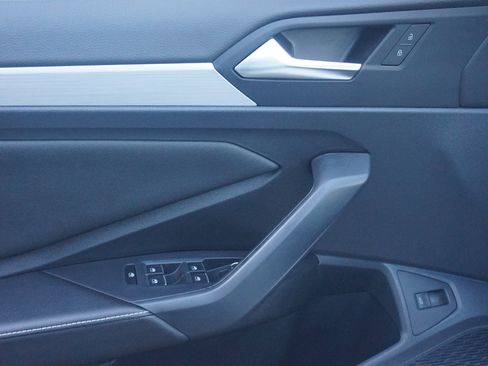 Used 2025 Volkswagen Jetta S image 15