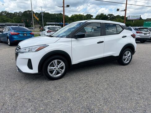 Used 2021 Nissan Kicks S FWD image 15