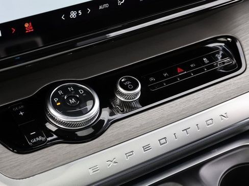 Used 2025 Ford Expedition Platinum w/ Driver's Package image 27