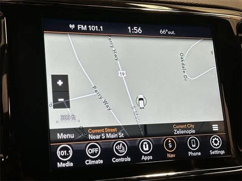 Used 2021 Jeep Grand Cherokee Laredo X image 12