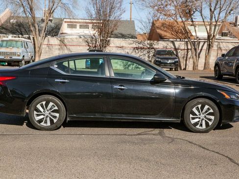 Used 2024 Nissan Altima 2.5 S image 4