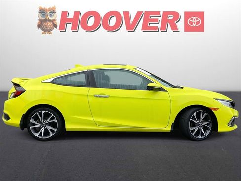 Used 2019 Honda Civic Touring image 2