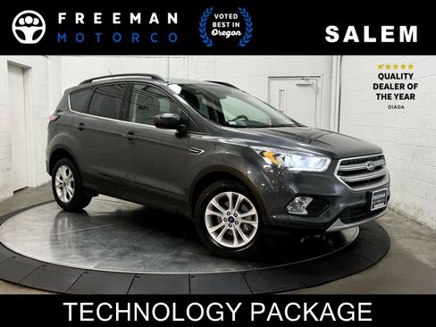 Used 2017 Ford Escape SE w/ Equipment Group 201A FWD image 1