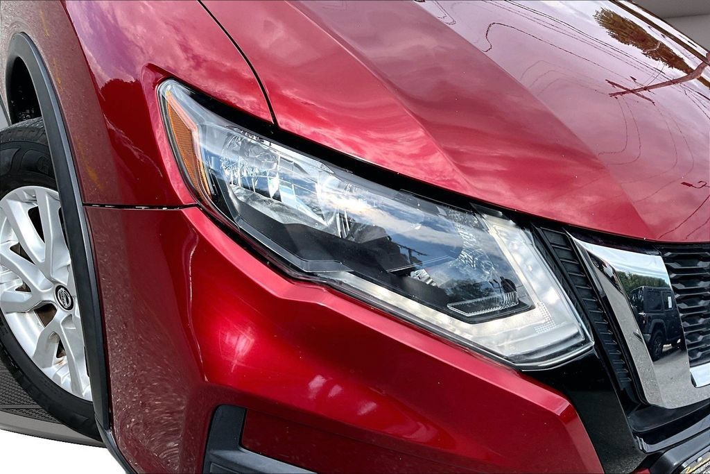 Used 2020 Nissan Rogue SV AWD/4WD image 32