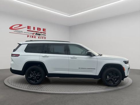 New 2026 Jeep Grand Cherokee L Limited w/ Limited Altitude Package AWD/4WD image 9