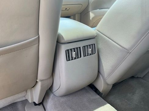 Used 2010 Buick Lucerne CXL FWD image 33