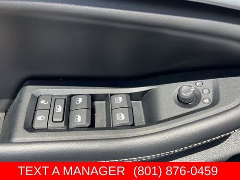 Used 2024 Jeep Grand Cherokee L Limited AWD/4WD image 19