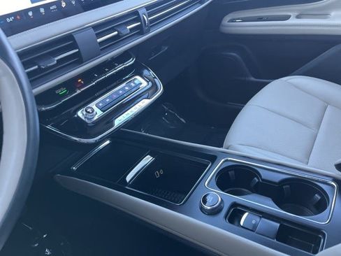 Used 2025 Lincoln Corsair Grand Touring w/ Equipment Group 301A image 38